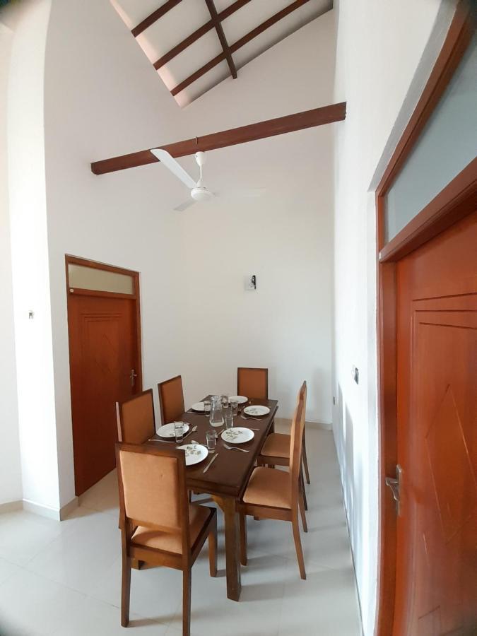 Jasmine Apartments Negombo Bagian luar foto